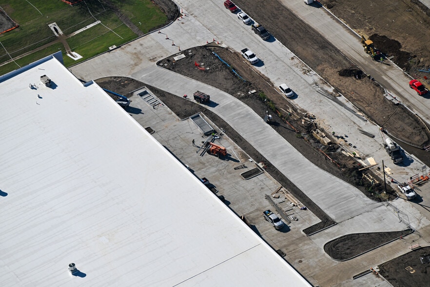 More Photos Of 4601 Dr. MLK Jr. Dr, Arlington Distribution For Lease