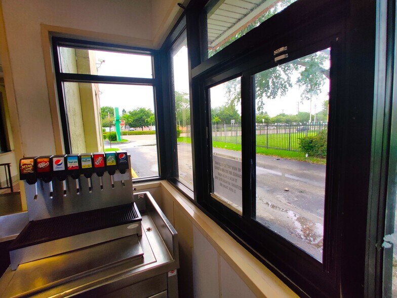 More Photos Of 17721 NW 27th Ave, Miami Gardens Restaurant For Lease