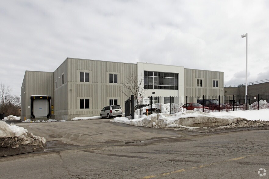 More Photos Of 135 Pony Dr, Newmarket Warehouse For Lease