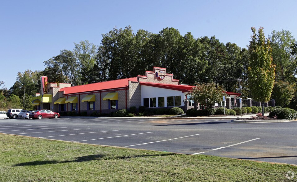 More Photos Of 100 Destination Blvd, Anderson Restaurant For Sale