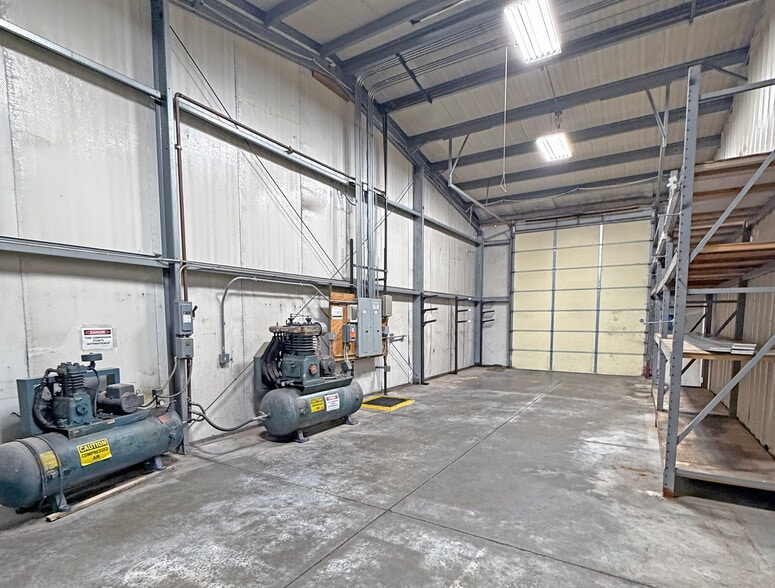 More Photos Of 311 Transpoint dr, Dupo Industrial For Lease