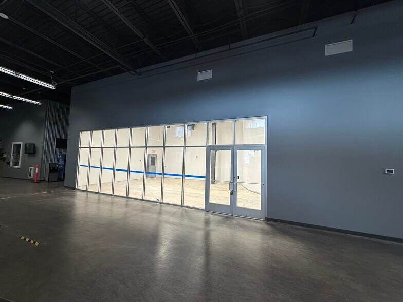 More Photos Of 15 Lund Rd, Saco Light Manufacturing For Lease