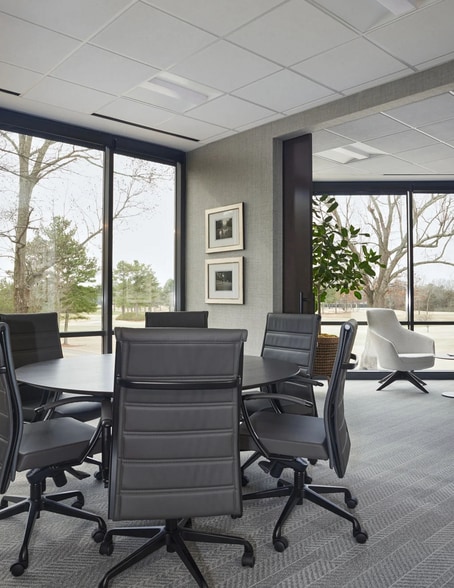 More Photos Of 8295 Tournament Dr, Memphis Coworking Space