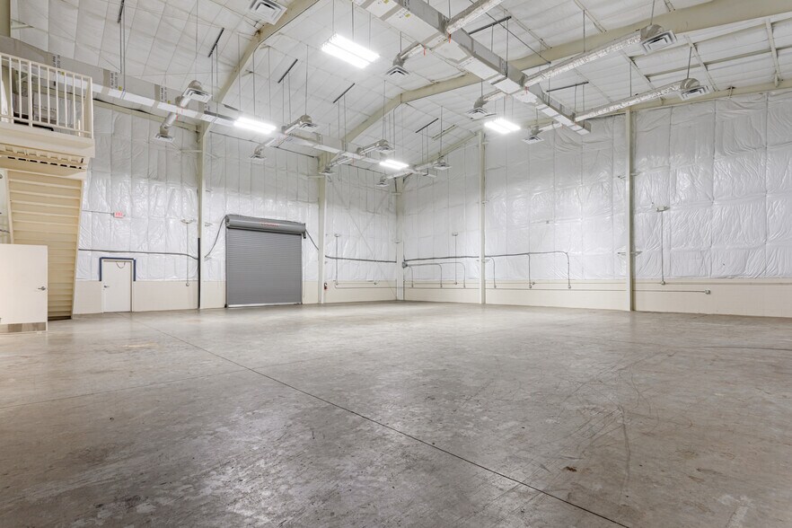 More Photos Of 6515 NW 16th St, Gainesville Manufacturing For Lease