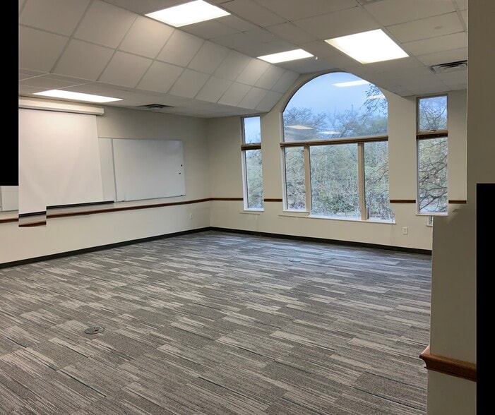 More Photos Of 4413 Spicewood Springs Rd, Austin Office For Lease