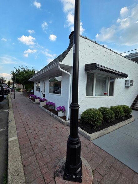 More Photos Of 291 Bloomfield Ave, Caldwell Storefront Retail Office For Lease