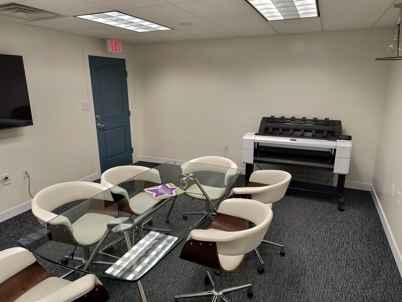 More Photos Of 9421 Joliet St, Saint John Medical For Lease