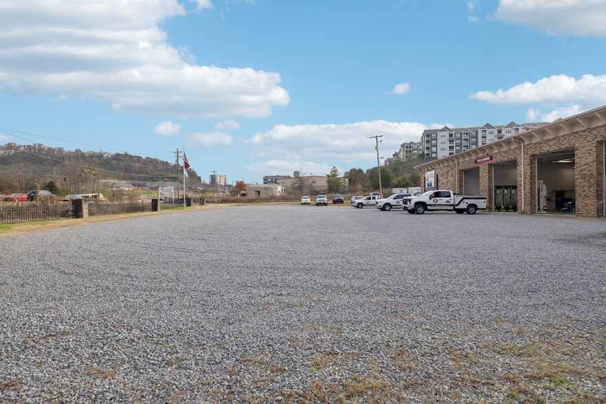 More Photos Of 3502 Dickerson Pike, Nashville Flex For Sale