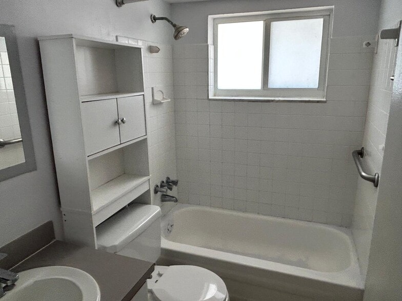 More Photos Of 1111 SW 4th St, Fort Lauderdale Apartments For Sale