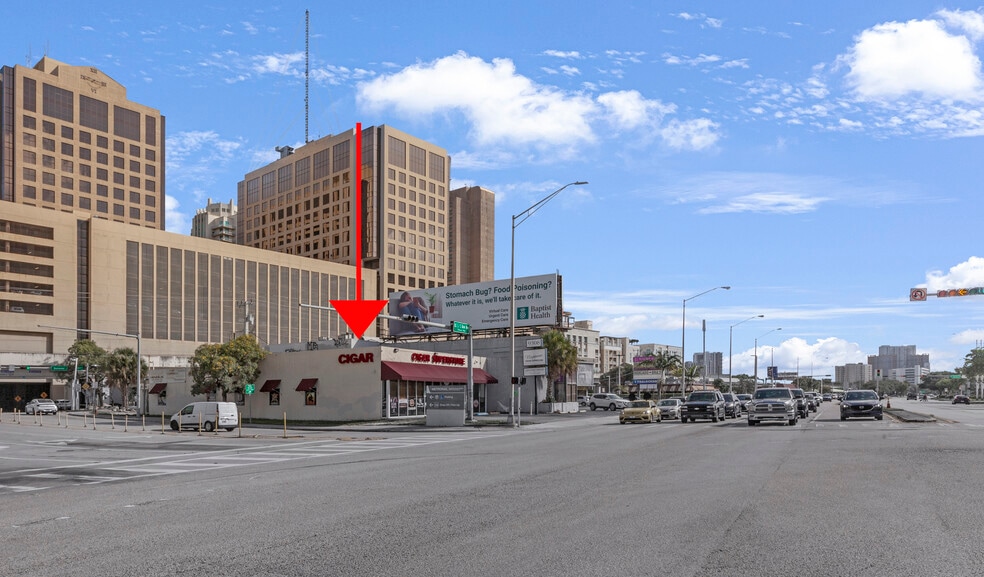 More Photos Of 9308 S Dixie Hwy, Miami Freestanding For Lease