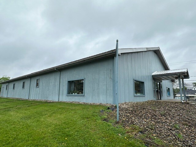 More Photos Of 100 E 8th St, Milton Freestanding For Lease
