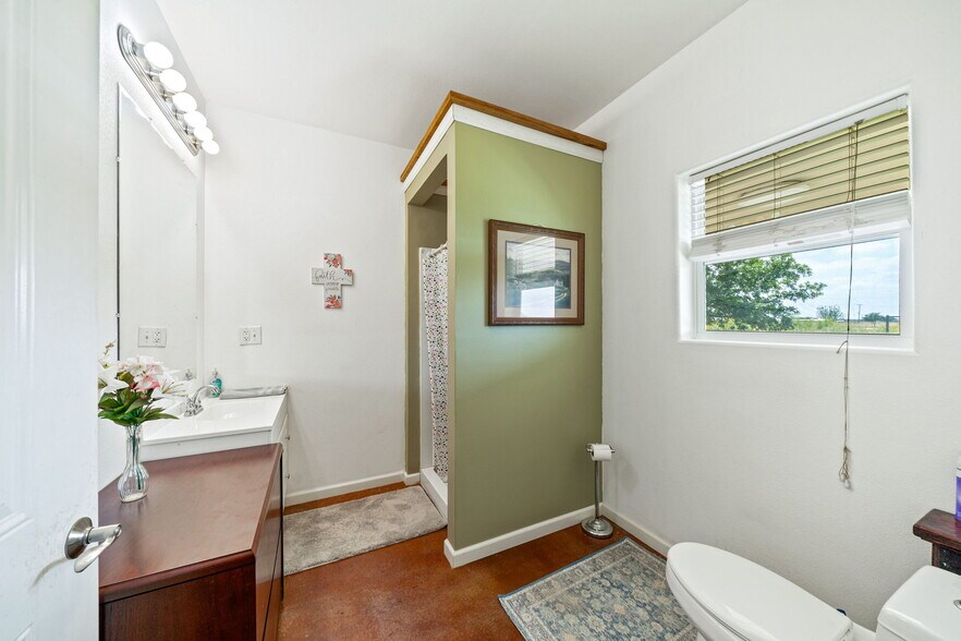 More Photos Of 14221 FM 2790, La Coste Warehouse For Sale