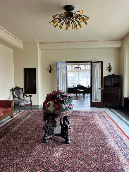 More Photos Of 103 E Maple Ave, Beaver Dam Apartments For Sale