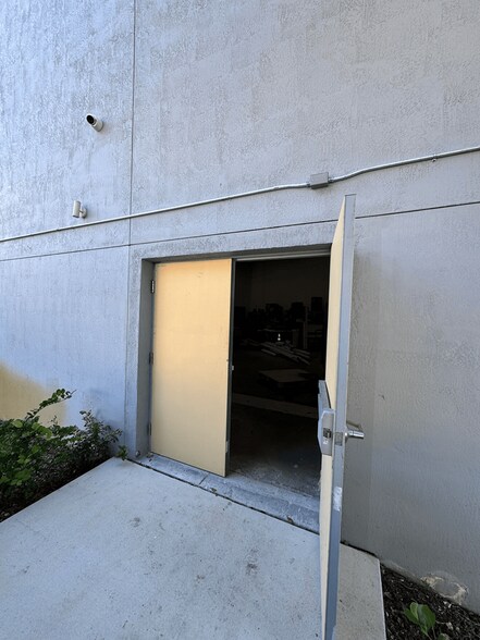 More Photos Of 14215-14285 SW 42nd St, Miami Restaurant For Lease