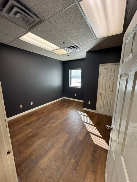 More Photos Of 1450 Poplar Ln, Nashville Service For Lease