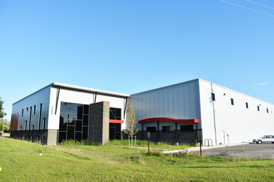 5500 Executive Pky SE, Grand Rapids, MI 49512 Distribution For Sale