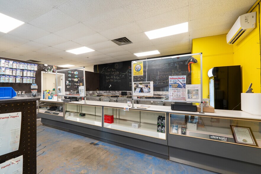 More Photos Of 2024 Dufferin Av, Wallaceburg Apartments For Sale