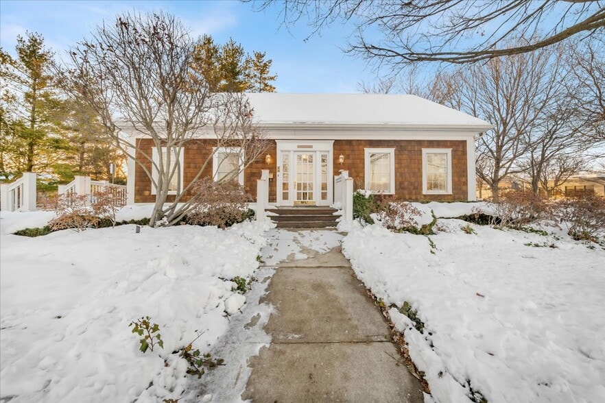 Primary Photo Of 907 W 14 Mile Rd, Clawson Office For Sale