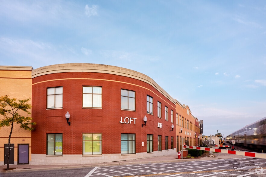 More Photos Of 3-31 S Evergreen Ave, Arlington Heights Coworking Space