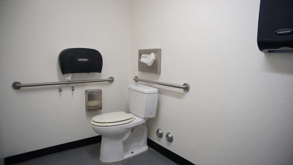 More Photos Of 2121 E Tropicana Ave, Las Vegas Office For Sale