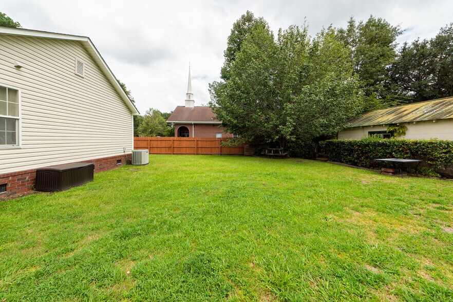 More Photos Of 111 Heatley St, Moncks Corner Medical For Sale