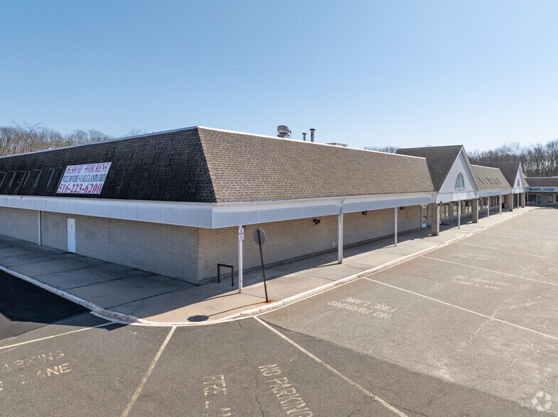 More Photos Of 5505-5507 Nesconset Hwy, Mount Sinai General Retail For Lease