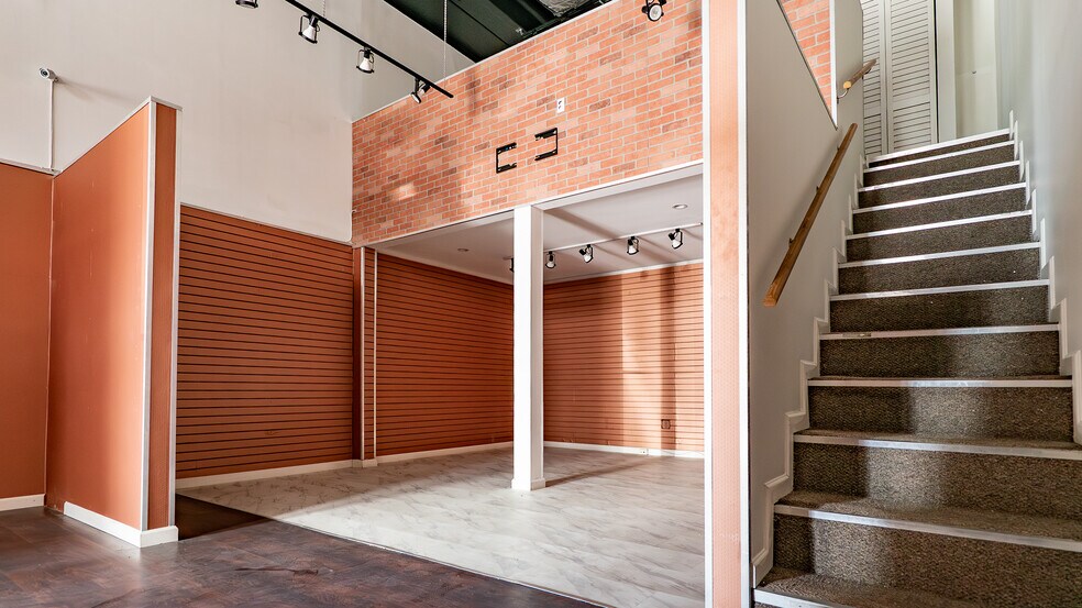 More Photos Of 7101 N Miami Ave, Miami Flex For Lease