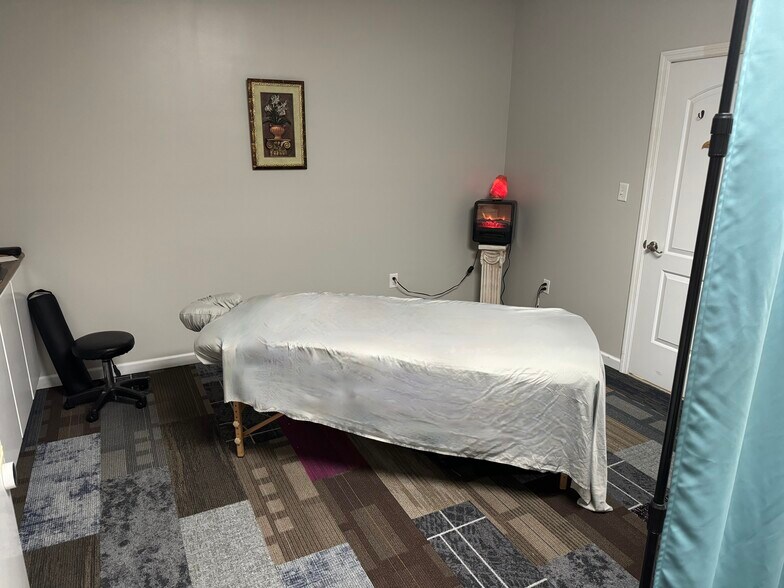 More Photos Of 118 Hollis Crump Dr., Jasper Health Club For Sale