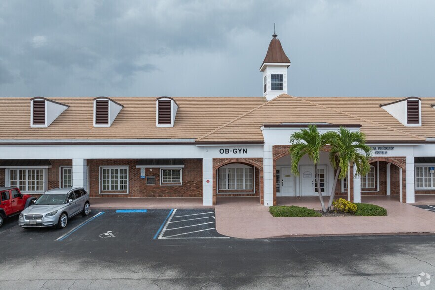 More Photos Of 3717 W Boynton Beach Blvd, Boynton Beach Medical For Lease