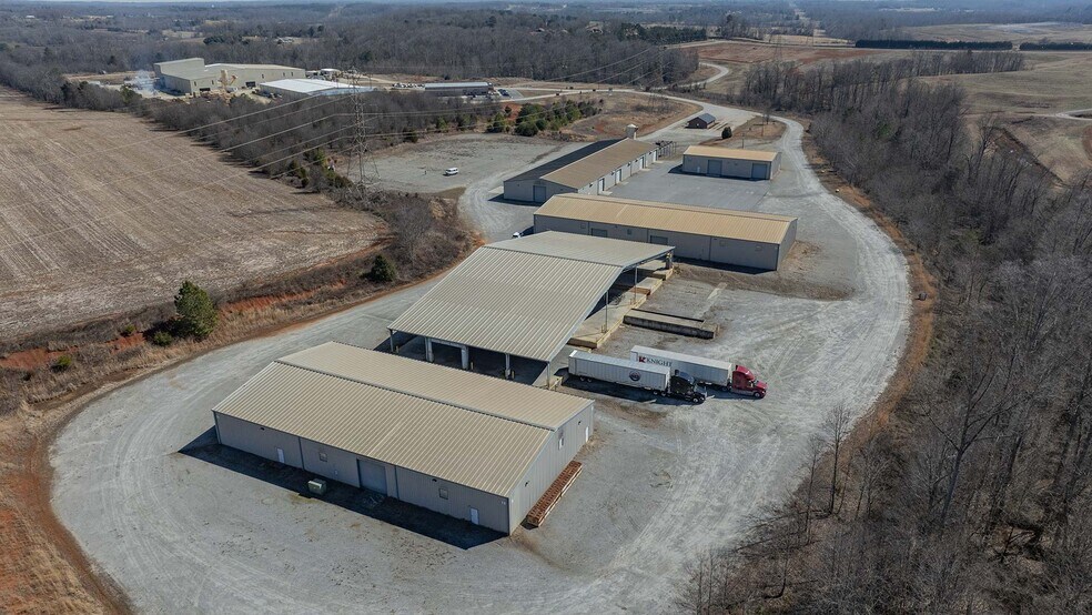 More Photos Of 2815 Woodtech Dr, Newton Warehouse For Sale