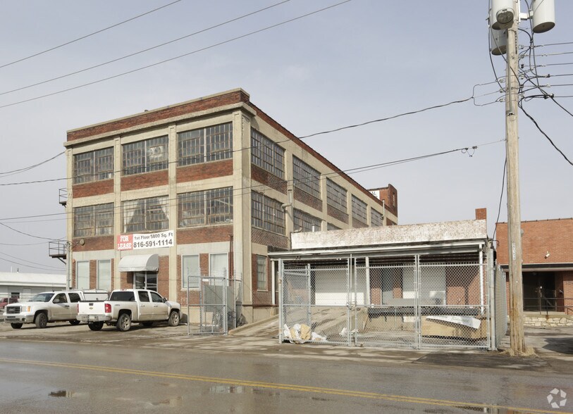 Primary Photo Of 1350 Woodswether Rd, Kansas City Warehouse For Lease
