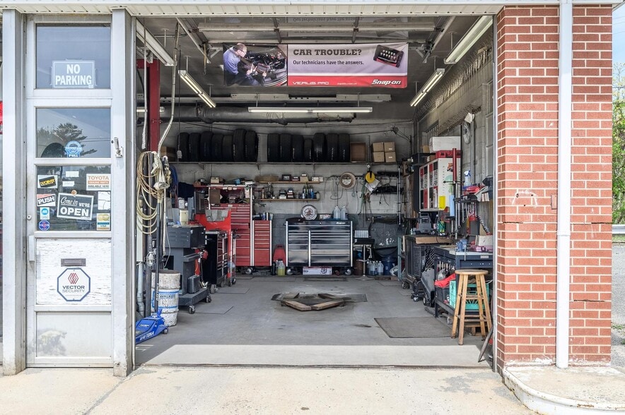 More Photos Of 601 John F Kennedy Way, Willingboro Auto Repair For Sale