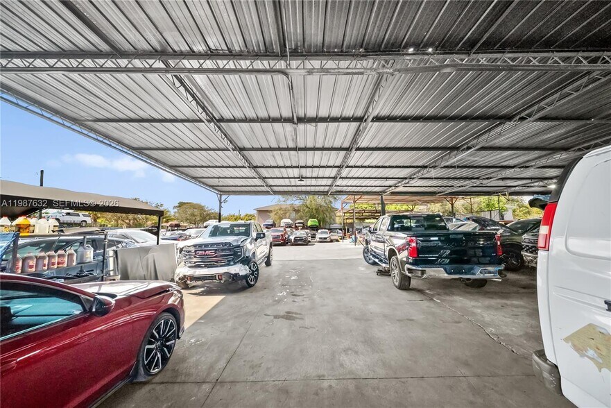 More Photos Of 5700 NW 27th Ave, Miami Auto Repair For Sale