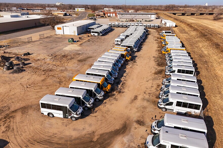 More Photos Of 130 E 10th Ave, South Hutchinson Industrial For Sale