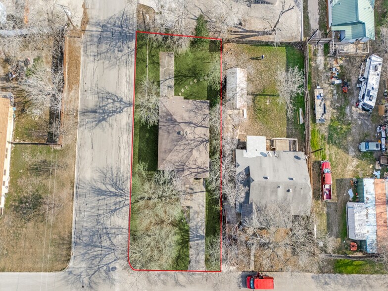 More Photos Of 1415 Jackson St, New Braunfels Office For Sale