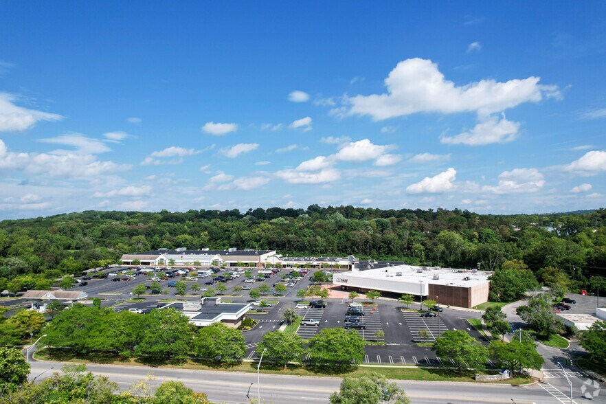 More Photos Of 15-59 Burnett Blvd, Poughkeepsie Unknown For Lease