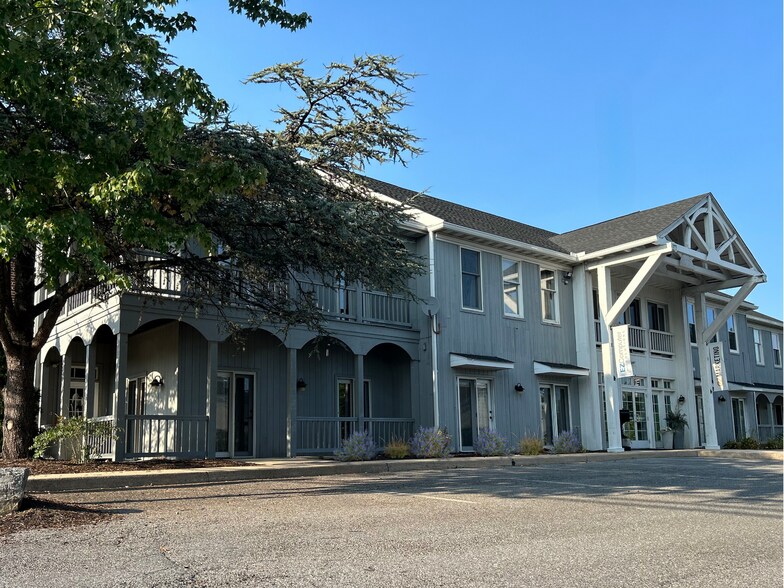 More Photos Of 111 Centerville Rd, Lancaster Office For Lease