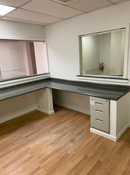 More Photos Of 6650 Browning Rd, Pennsauken Medical For Lease