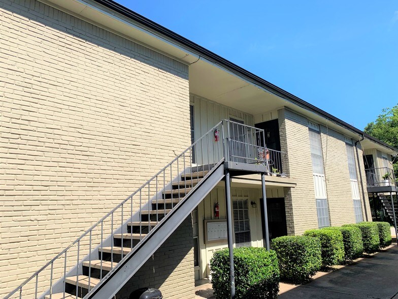 More Photos Of 5504-5508 Birchman Ave, Fort Worth Apartments For Sale