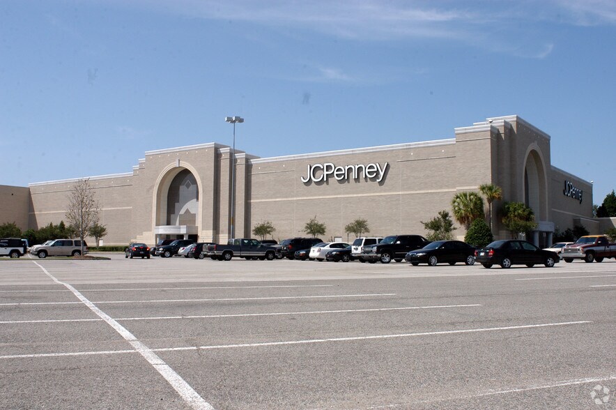 More Photos Of 6401 Bluebonnet Blvd, Baton Rouge General Retail For Lease