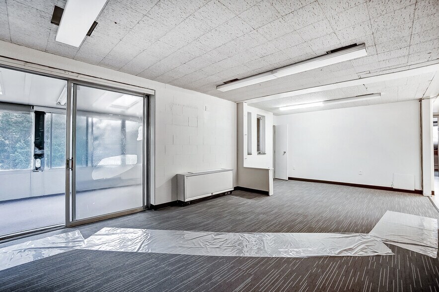 More Photos Of 1106 E High St, Springfield Schools For Sale