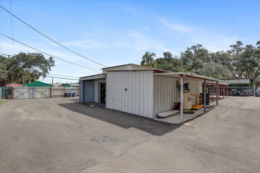 More Photos Of 11309 E US Highway 92, Seffner Warehouse For Sale