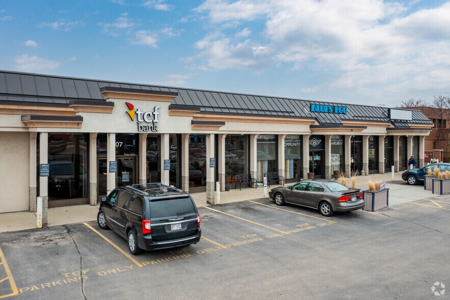 319 N 76th St, Milwaukee, WI 53213 Retail For Lease