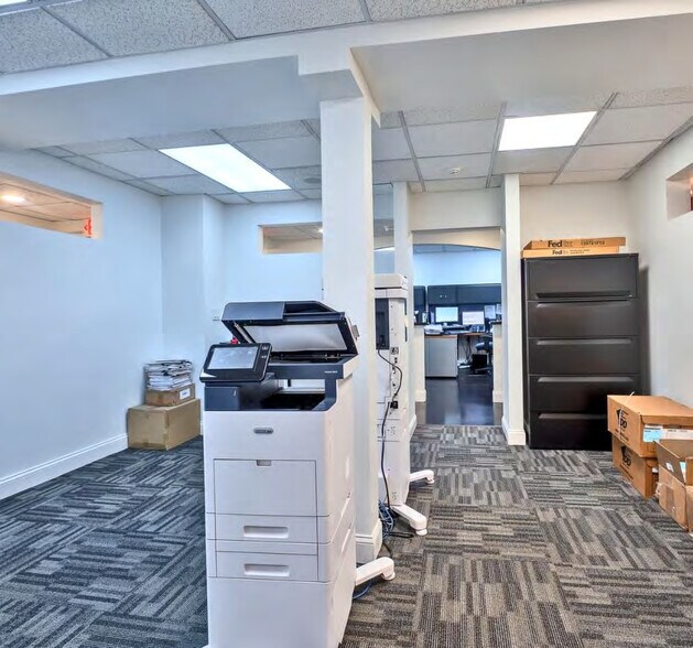 More Photos Of 4627 Ponce de Leon Blvd, Coral Gables Office For Lease