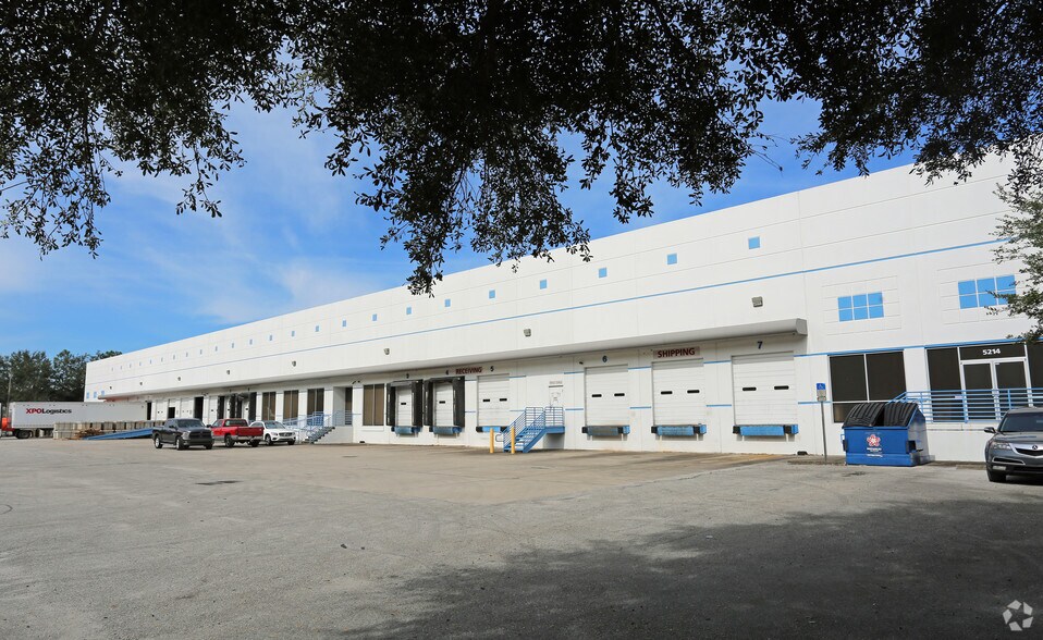 More Photos Of 5206 W Eagle Trail Dr, Tampa Warehouse For Lease