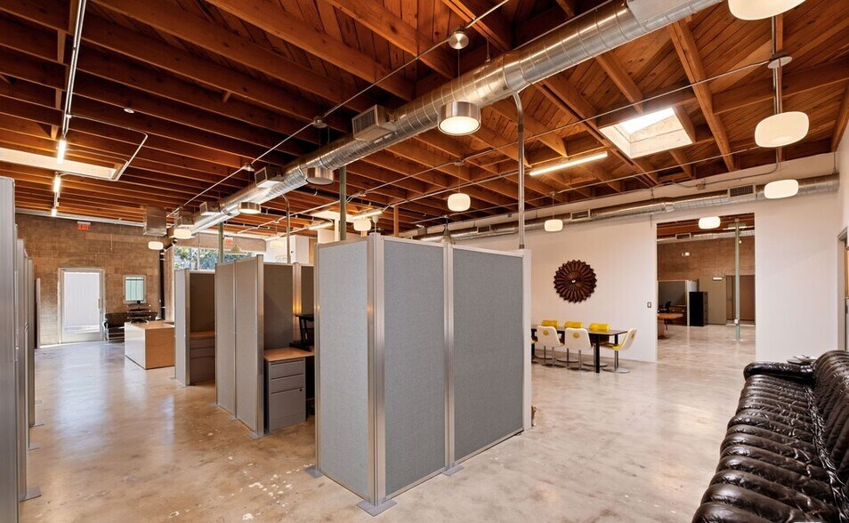 More Photos Of 5450-5458 W Washington Blvd, Los Angeles Office For Lease