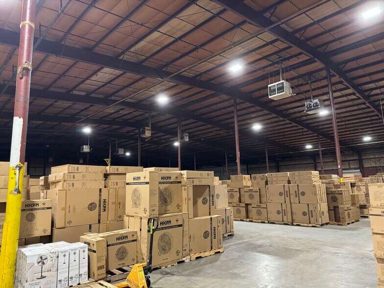 More Photos Of 220 River Dr, Cartersville Distribution For Lease