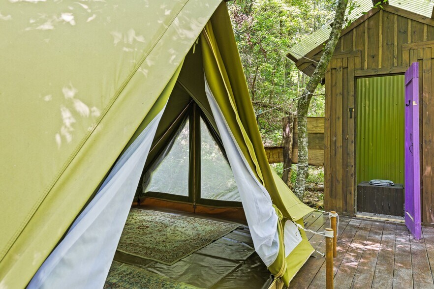 More Photos Of 32 Owl Creek Rd, Murphy Trailer Camper Park For Sale