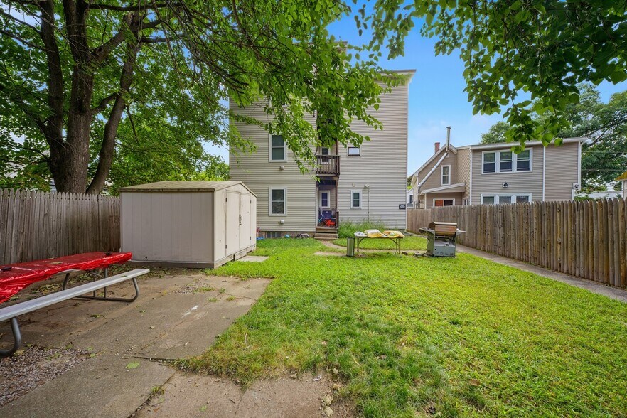 More Photos Of 61 B St, Manchester Multifamily For Sale