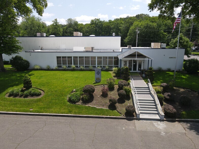 More Photos Of 1 Raritan Rd, Oakland Manufacturing For Lease